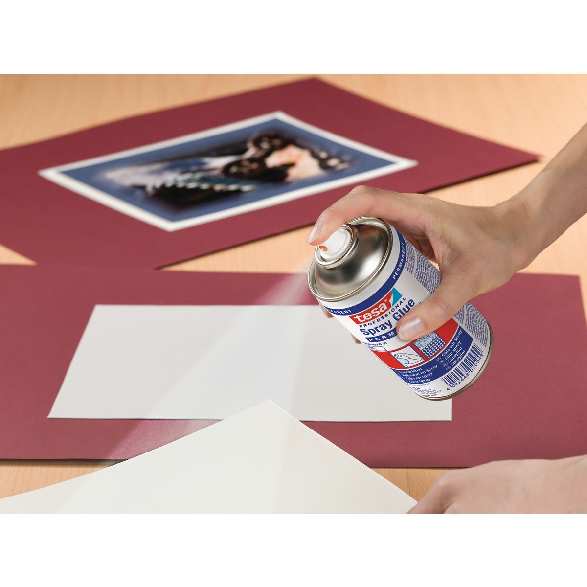 Klej w sprayu Tesa 300ml (60020-00000-01)