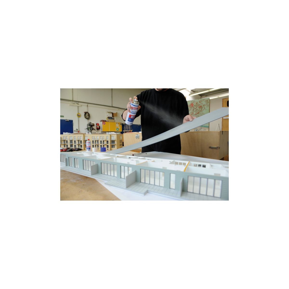 Klej w sprayu Tesa 300ml (60020-00000-01)