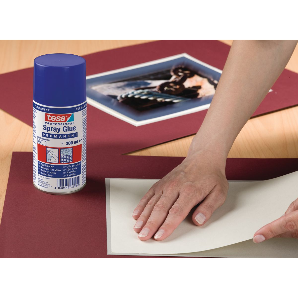 Klej w sprayu Tesa 300ml (60020-00000-01)