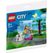 Klocki konstrukcyjne Lego City Wybieg dla psów i hulajnoga (30639)